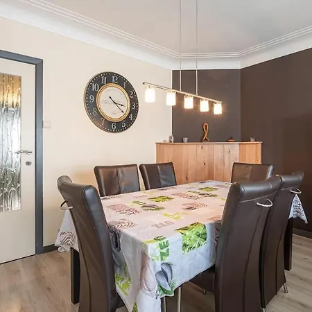 Spacious For 7 People Ostende