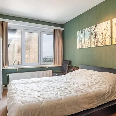 Spacious For 7 People Ostende