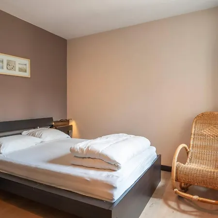 Spacious For 7 People Ostend