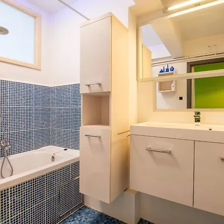 Spacious For 7 People אוסטנדה